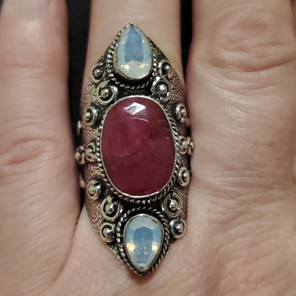 New Kashmir Ruby & Milky Opal 925 Silver Statement Ring. - Picture 6 of 9